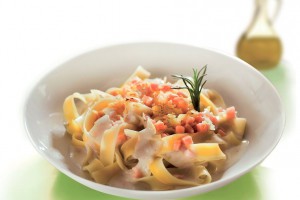 Fettuccine com Peito de Peru